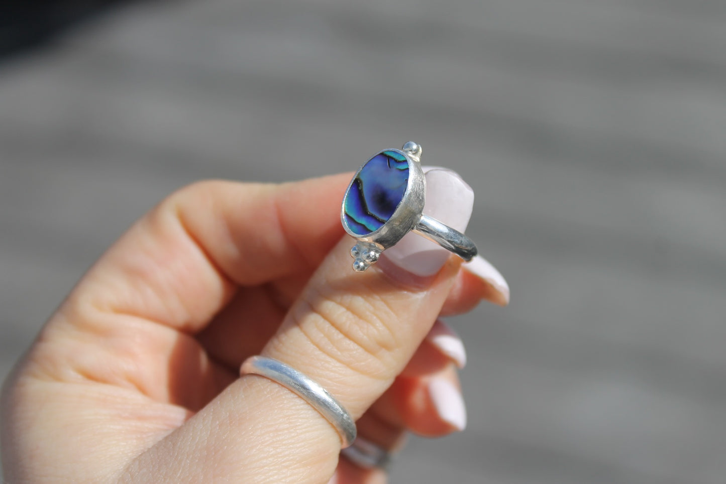 Abalone Oval w/ accents Size 6.75
