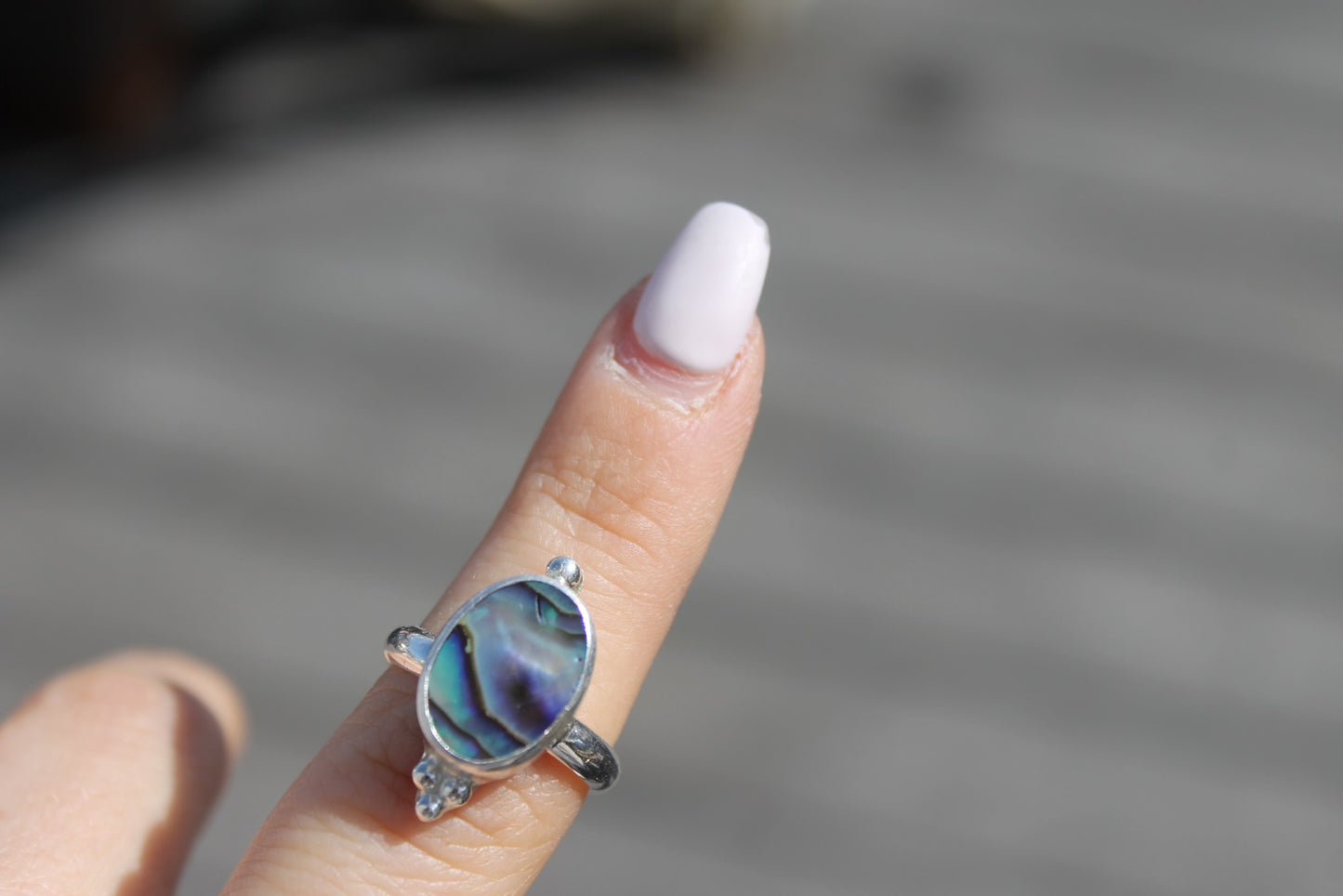 Abalone Oval w/ accents Size 6.75